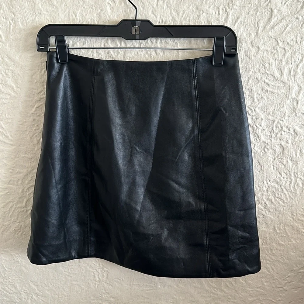 Aritzia Babaton Black Faux Leather Mini Skirt 4 - Picture 5 of 8